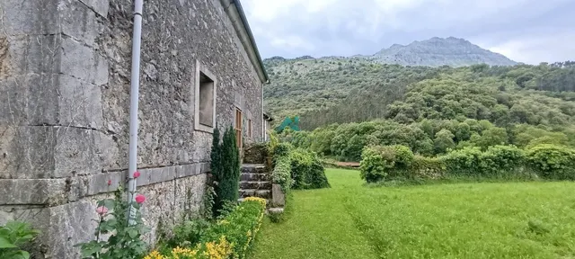 Se vende casa de piedra con jardín en Riva de Ruesga — 8