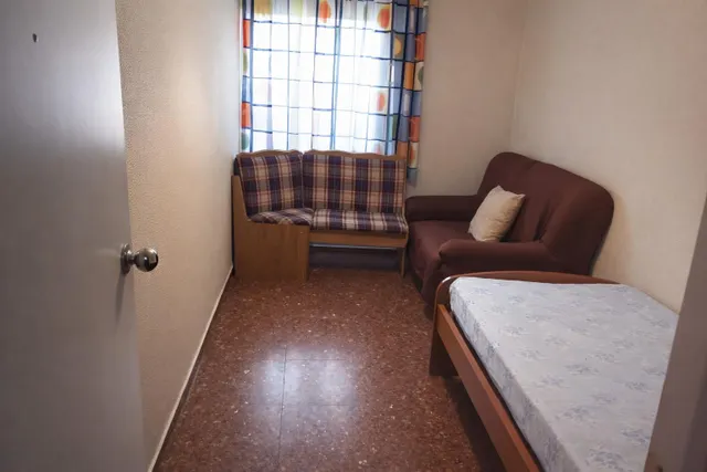 Gran Oportunidad en Avenida Blas Infante · Andújar — 12