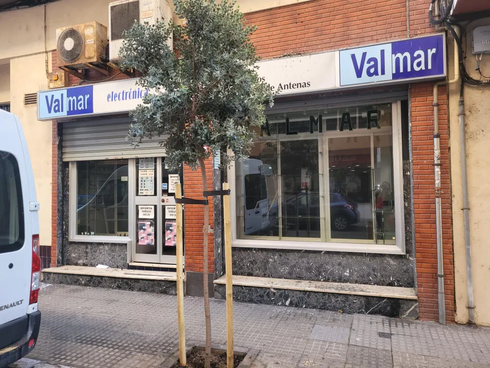 ¡Oportunidad de Inversión Única! Local Comercial en Venta con Gran Potencial de Transformación