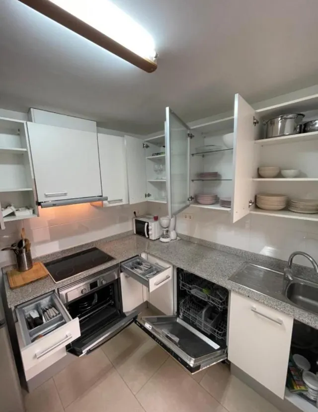 Amplio Adosado en Calas de Santiago Bernabeu , 3 dorm. 3 baños , Garaje , Piscina comun. etc. — 11