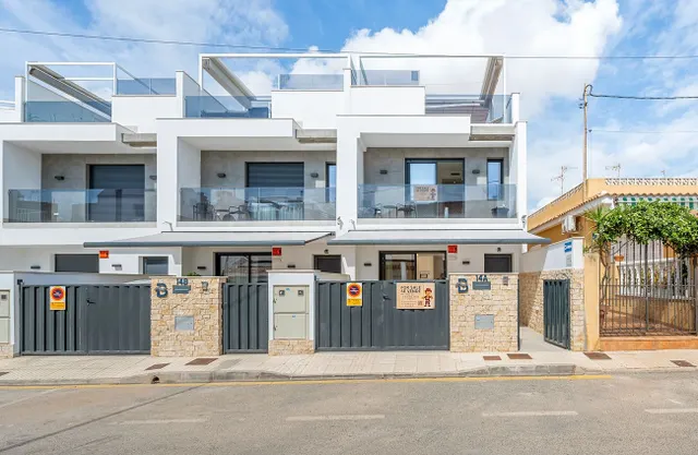 Casa 3 habitaciones en venta - Zona Pueblo — 2