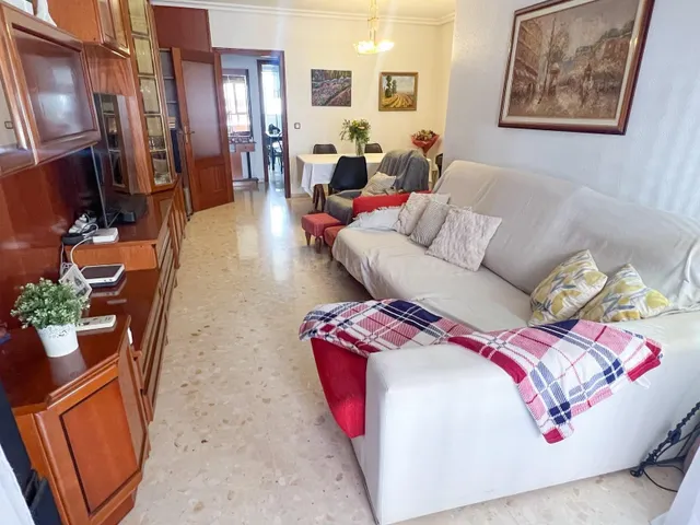 PISO DE CUATRO habitaciones EN EL CARMEN - foto 4
