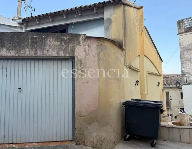 Casa adosada con encanto y gran potencial en Palma de Gandía – 74.000 € — 8