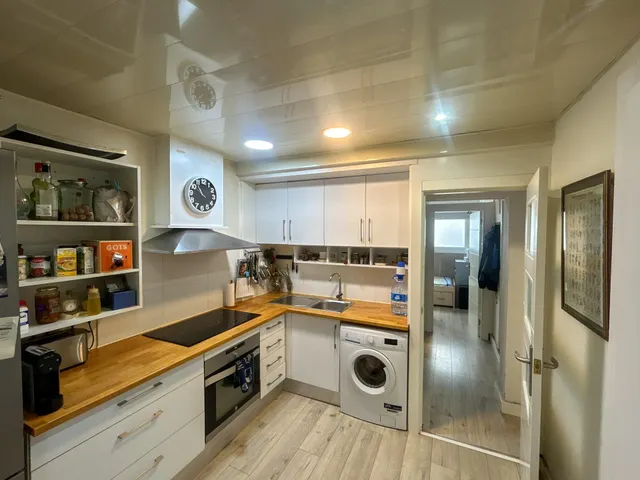 Chalet esquinero con apartamento independiente y piscina en Sant Pere de Ribes — 32
