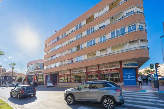Venta de amplio apartamento seminuevo Ed.Torreaguas Torrevieja — 41