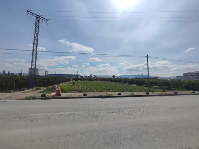 PARCELA URBANIZABLE Y RÚSTICA — 3