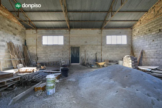 Nave industrial con amplio terreno urbano en Pulianas (Grana - foto 5