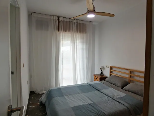 GRAN PISAZO AL LADO DEL MAR — 6