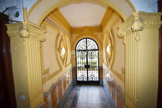 PISO CON ENCANTO Y MUCHA LUZ EN FINCA SEÑORIAL DEL 1927 - foto 2