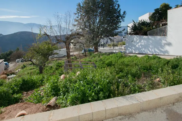 PARCELA URBANA EN LANJARON — 47