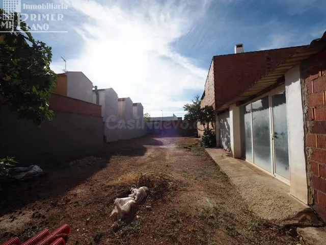 Solar en avda Juan Carlos I, de 509 m2 y 14 metros de fachad - foto 5