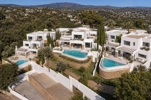 Vive la Exclusividad en Residential PORTET VILA Villas de Lujo con Vistas al Mar en Moraira