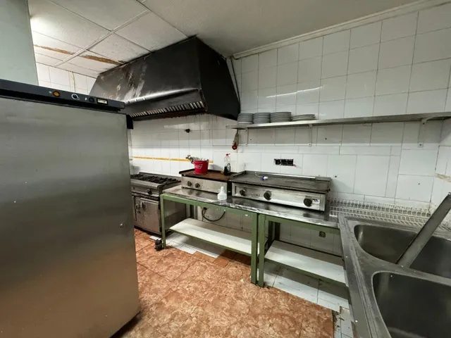 Local comercial 118m² en venta - Estacion de autobuses — 18