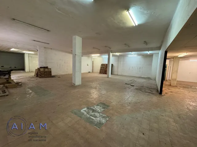 LOCAL COMERCIAL EN VENTA — 12
