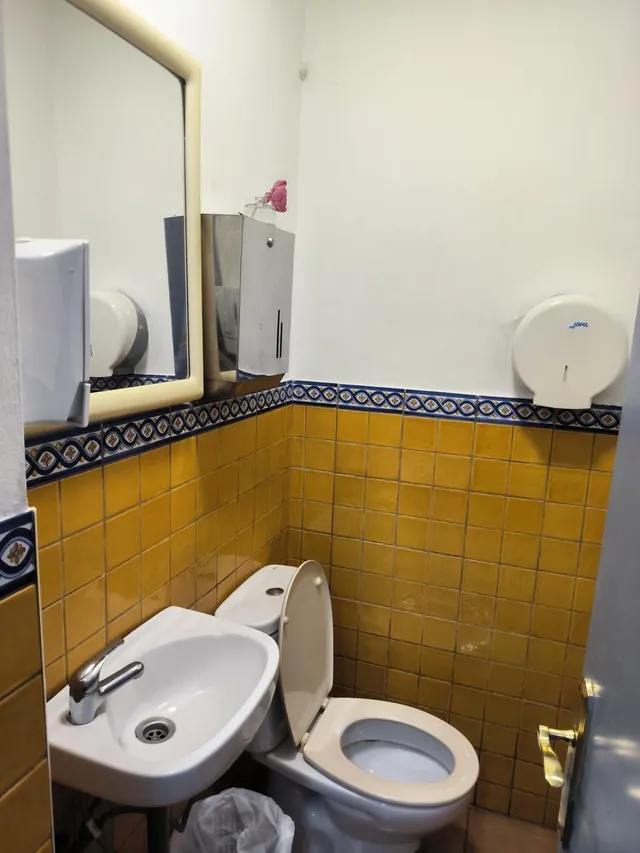 Local comercial en venta en Fuengirola. — 13