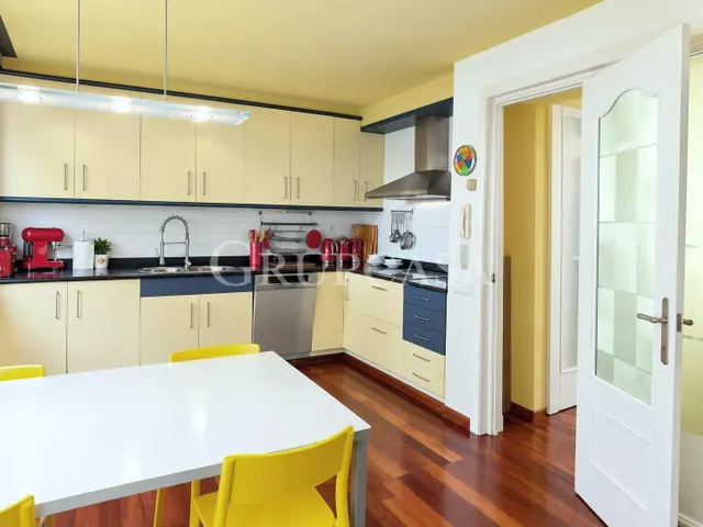 Magnífica Casa en Ciutat Jardí: Espacio, Comodidad y Calidad de Vida — 6