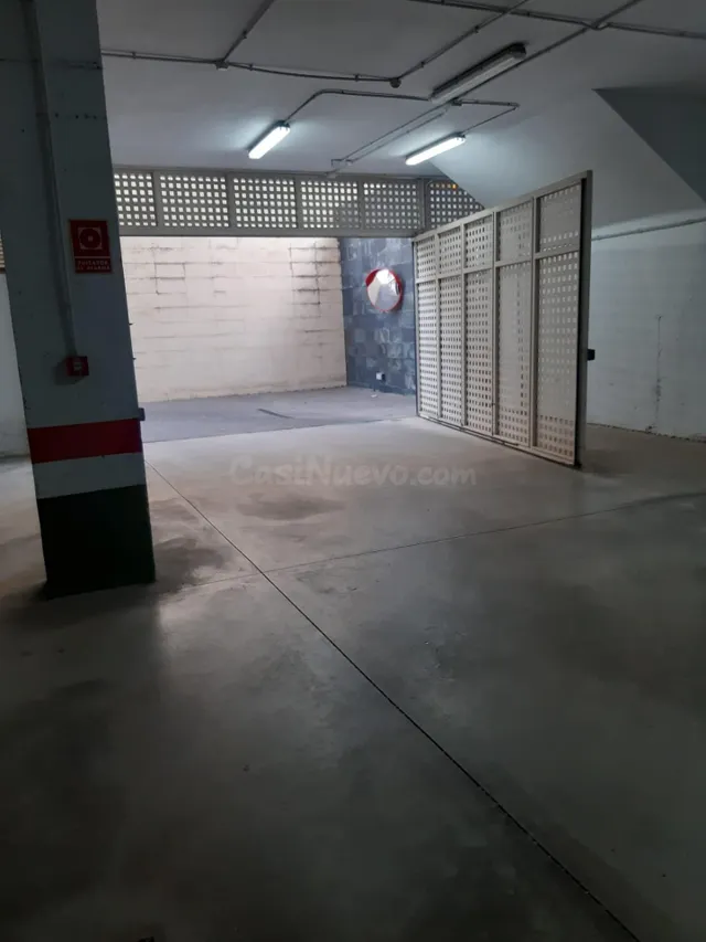 Alquiler de dos plazas de garaje de 15,37 m2 cada una, ubica - foto 2