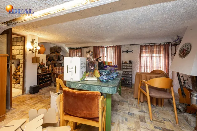Magnifico chalet independiente en Colinas Bermejas. — 27