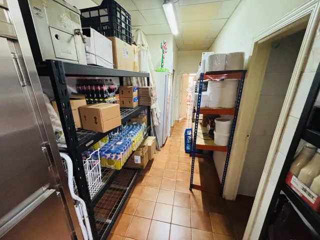 Ex. magnifico local comercial en zoco — 19