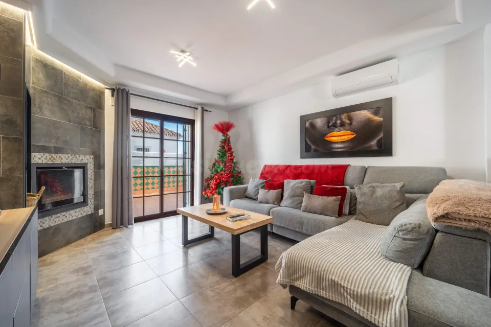 Exclusivo Chalet Pareado en Esquina – Cancelada (Estepona)