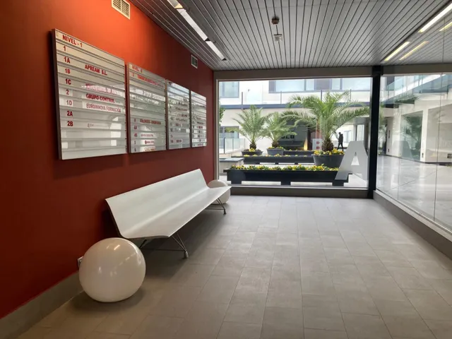 ALQUILER DE OFICINA, EN CENTRO DE EMPRESAS — 10