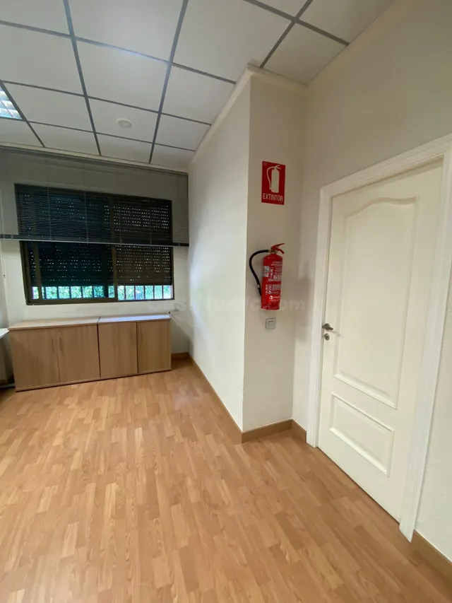 ALQUILER DE OFICINA EN AVDA. DE LA FAMA. - foto 5