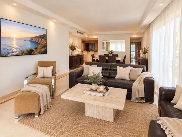 Exclusiva vivienda en primera linea de playa con jardín privado en costalita — 4