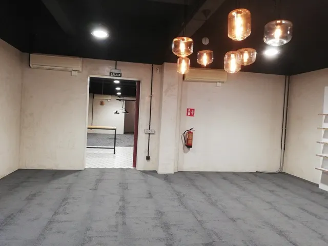 Metro Guzman el Bueno, LOCAL Exterior 306m2 — 7