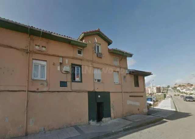 SE VENDE piso OKUPA en C 1º De Mayo 32 de Santander - foto 4