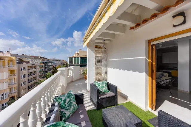 Espectacular ático con vistas al mar y amplia terraza — 28