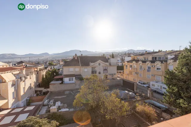 Casa adosada con terraza, vistas a Granada y Sierra Nevada, garaje y sótano — 33