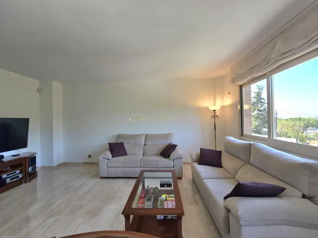 Casa impecable con privacidad, piscina y vistas panorámicas — 25