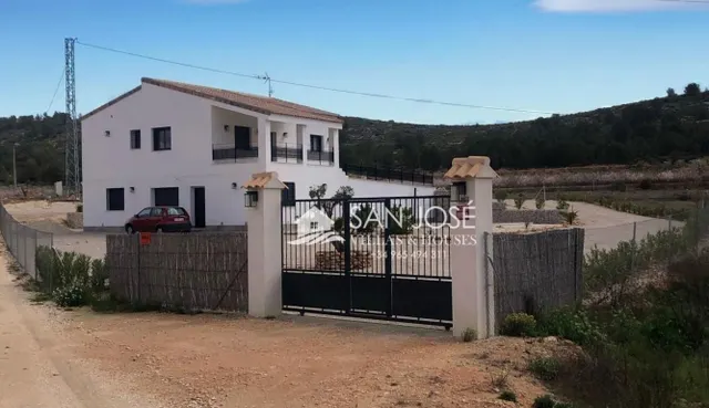 SE VENDE ESPECTACULAR CHALET DE LUJO EN MONOVAR. — 16