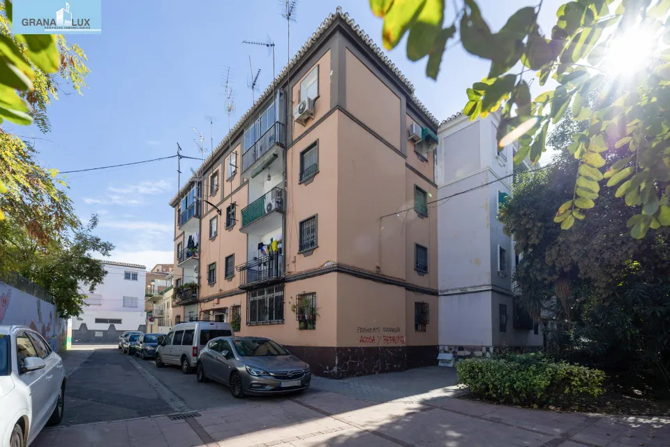 Vivienda en planta baja en el Zaidin.