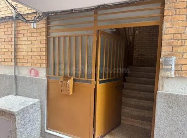 SE VENDE piso OKUPA en C AV CHOPOS Esc:4 Pl:3 Pt:0C Murcia ( - foto 3