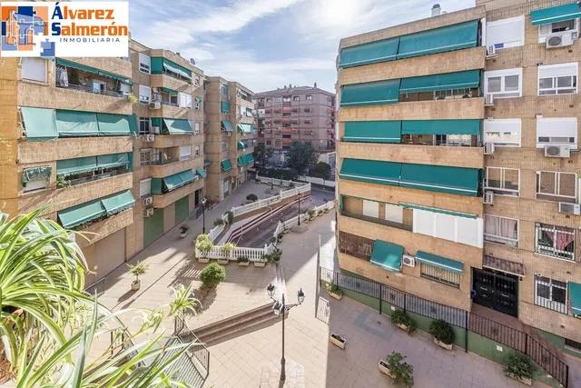 Piso en carretera de malaga — 30