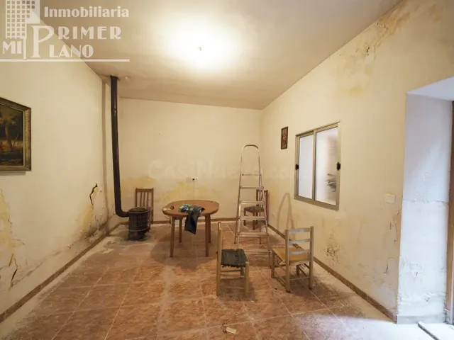 *Casa de planta baja con 255m2 Y 10m de fachada, junto a Gar - foto 2