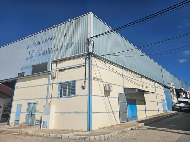 Amplia Nave Industrial en Marchena - Oportunidad Única - foto 2