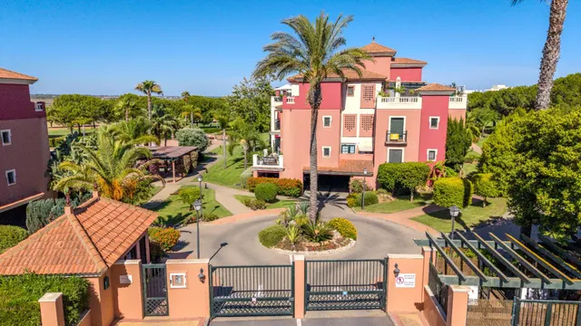 Vive la tranquilidad del golf a pocos kilómetros de las playas de Isla Canela — 18