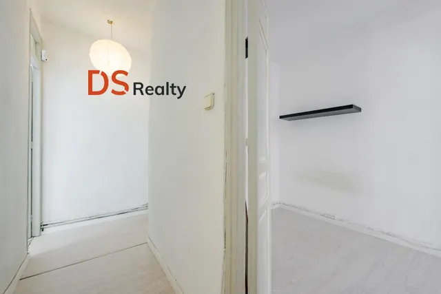 Ds realty presenta | piso 3+1 con dos balcones en malasaña. — 16