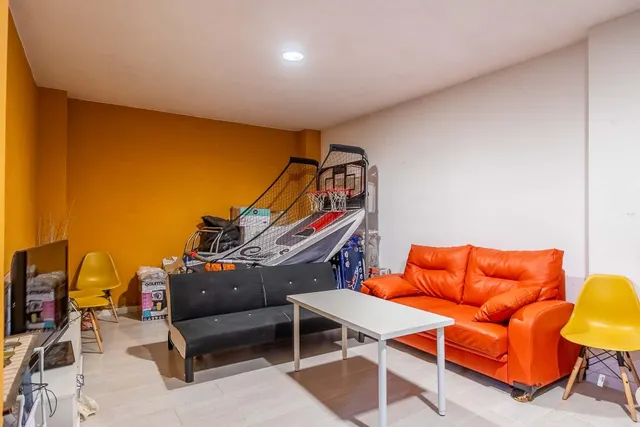 Chalet adosado en Calle Carmona, Tiro de Línea, Sevilla — 12