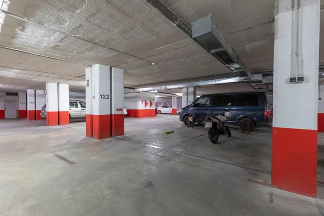 Plaza de garaje en urbanización privada pts — 7