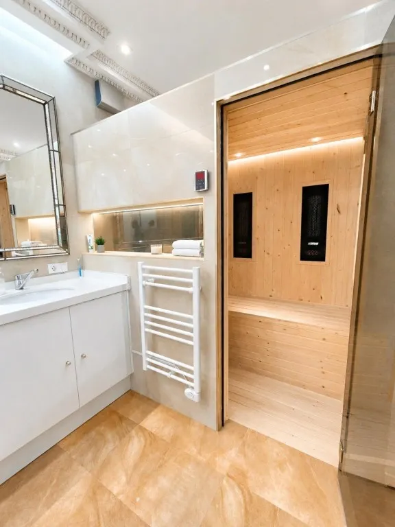 CHALET EXCLUSIVO CON GRAN PARCELA, PRIVACIDAD Y ACABADOS DE LUJO. — 10