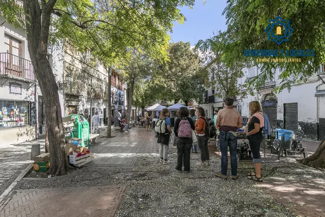Edificio histórico junto a Plaza Larga, en el corazón del Albaicín (Granada) — 8