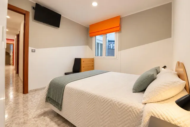 Casa en Reus con garaje para 4 coches, terraza y barbacoa — 23