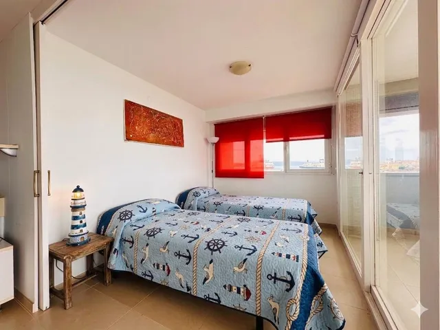 PALAMÓS: PISO A 1a LÍNEA DE MAR CON TERRAZA DE 25 M2 — 12