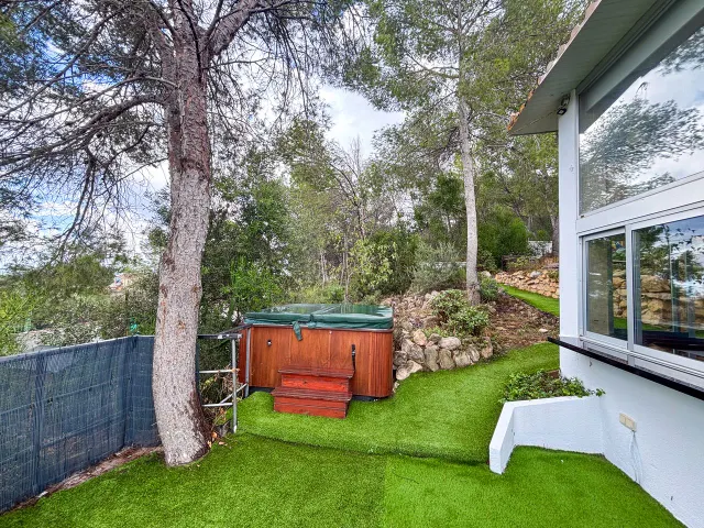 Villa de 6 dormitorios y 4 baños en Jacarilla (Alicante) — 45