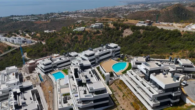 Apartamento de 3 dormitorios a estrenar, totalmente amueblado y con vistas al mar en MedBlue, Marbella — 23