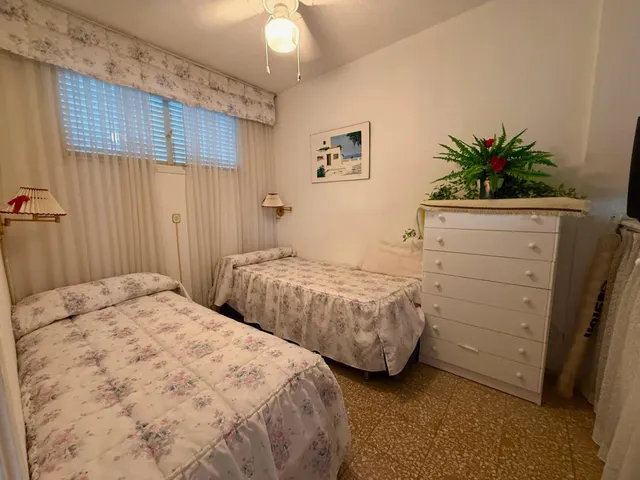 Apartamento de 1 dormitorio con piscina y parking incluido en rincón de loix, Benidorm — 6