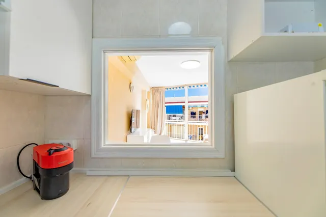LUMINOSO APARTAMENTO CON VISTAS AL MAR A LA PLAYA DE DAIMÚS. — 12
